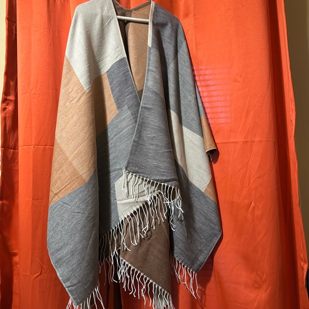 Kollie More Fringed Shawl